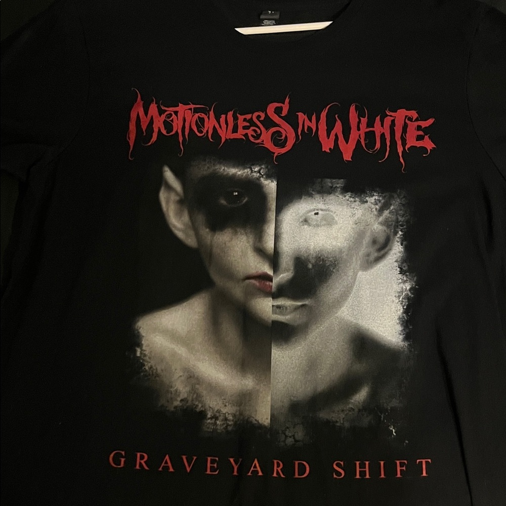 Bay Island Black and Red Graphic Tee